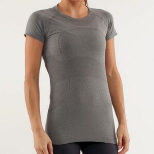 Lululemon Swiftly Tech Full Length Grey Short Sleeve Tee Shirt size 10 running